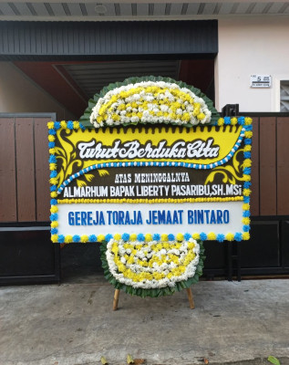 Papan Bunga Duka di Sinapa Piliang