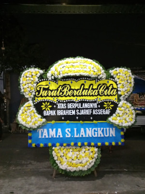 Papan Bunga Duka di Sinapa Piliang